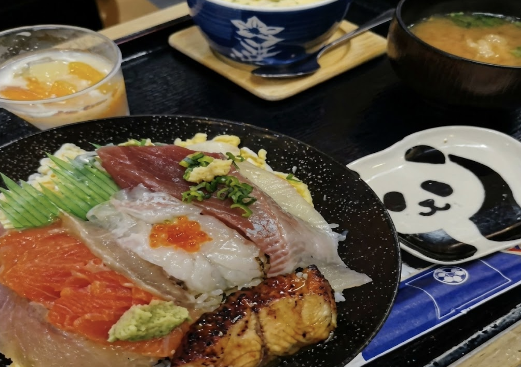 ランチA ちらし丼